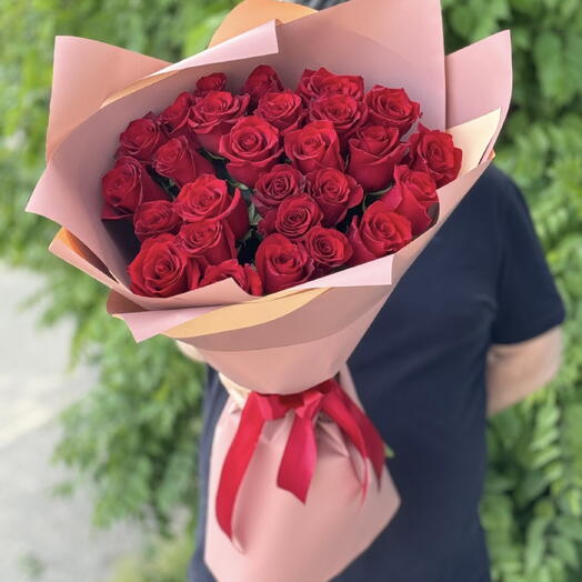 Букет 27 красных роз с крупным бутоном 🌹
