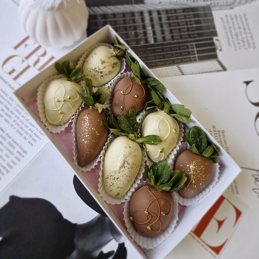 8 клубник в бельгийском шоколаде