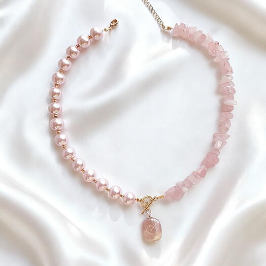 Колье с розовым кварцем Roselle