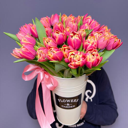 Букет из 39 пионовидных тюльпанов Columbus в вазе