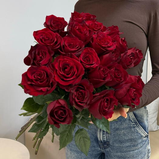 19 красных роз Эквадор 💌