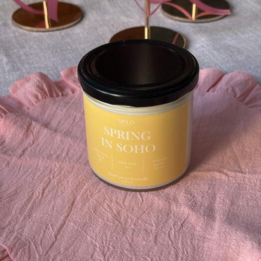 Свеча с ароматом «Spring in Soho»