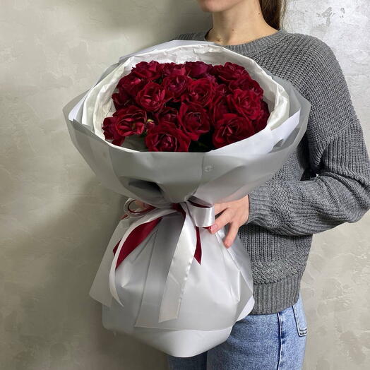 Букет из 9 кустовых красных роз