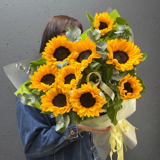 Подсолнухи с эвкалиптом 🌻 букет из 9 штук