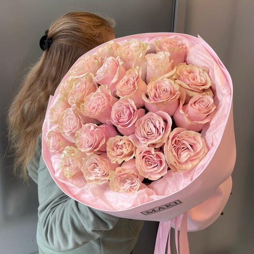25 delicate pink roses Pink Mondial