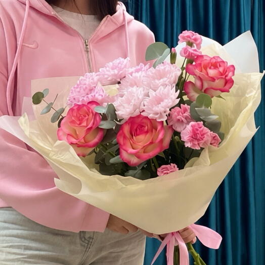 Микс букет «рассвет» с хризантемами, розами и диантусами🌸️