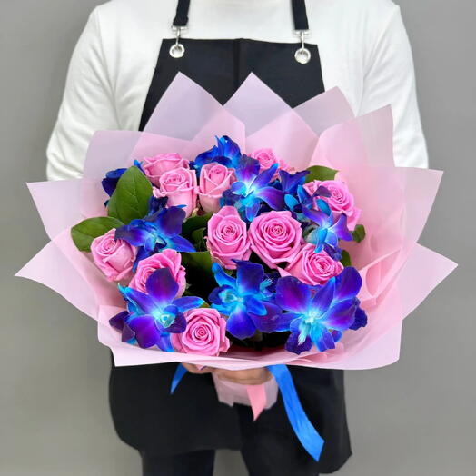Космические орхидеи с розовыми розами N1348