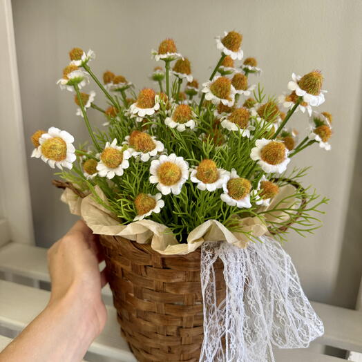 Корзина из ромашек