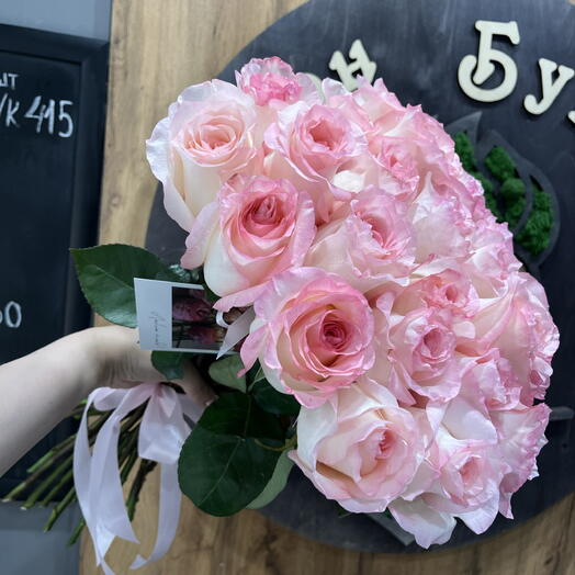21 нежно розовая Роза на ленте