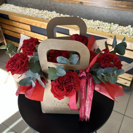 Сумочка с красными розами ️🌹