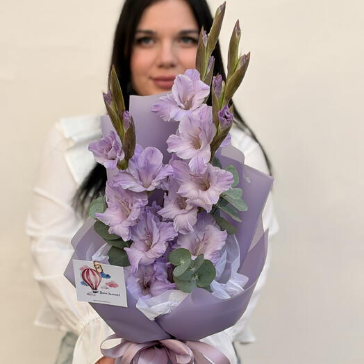 Сиреневые гладиолусы ко Дню знаний 3
