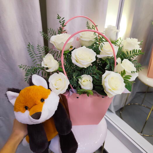 Букет роз + игрушка