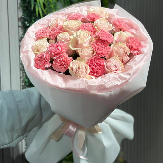 Букет с диантусами и розой 🌸
