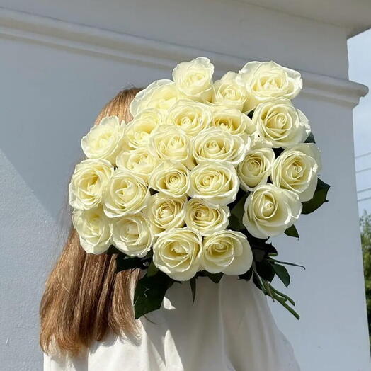 Монобукет из 25 белых роз