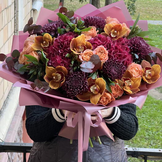 Авторский букет гортензия, хризантемы,розы 🌺