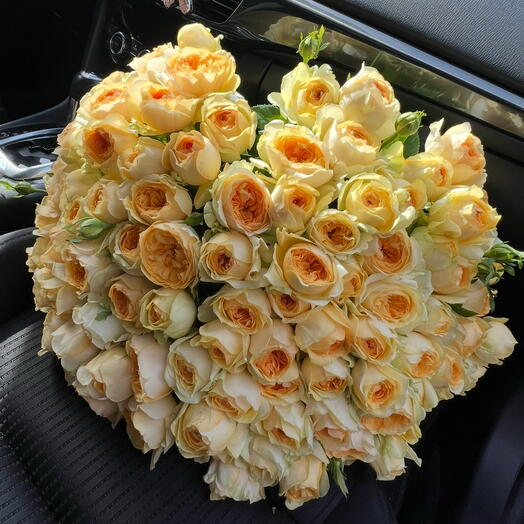 Пионовидные розы 💛