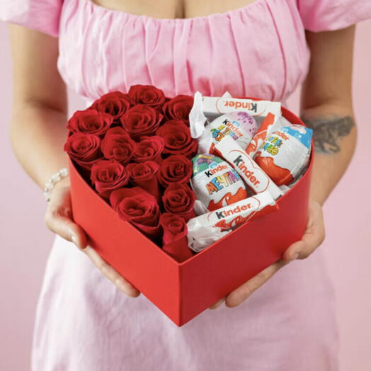 Heart box with roses and kinders