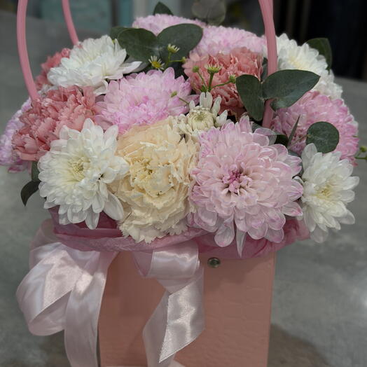 Сумка с хризантемами и диантусами 🌸