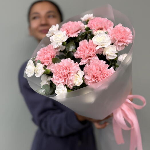 Стойкий букет «Утро в саду мадам Клэр🌸» из диантусов 💐