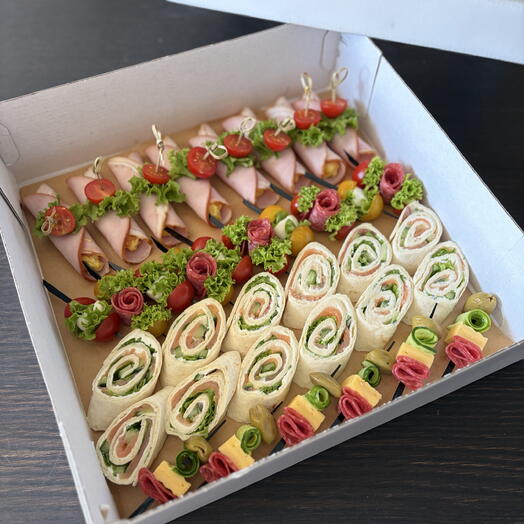 Канапе, рулетики, фуршетные закуски