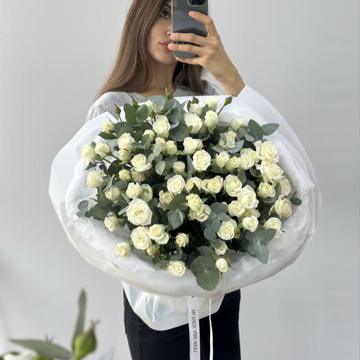 Snowy spray roses