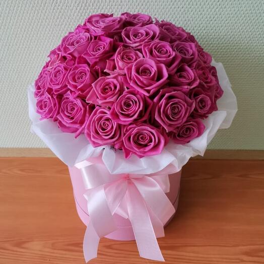 51 pink roses in a hatbox