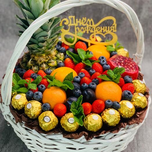 Корзина с фруктами «Фруктовое царство»