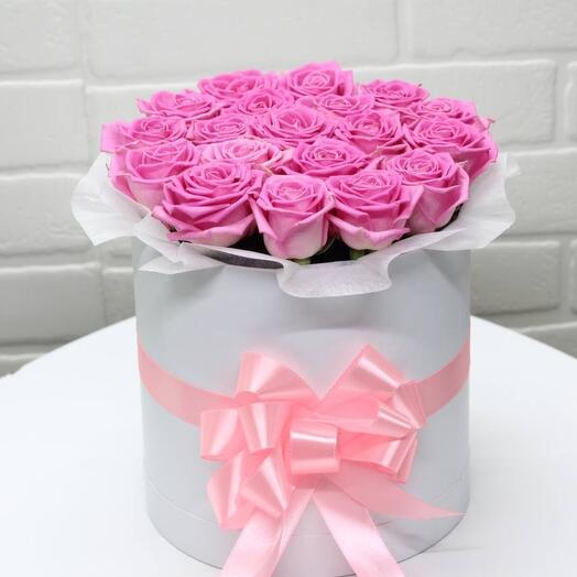 19 pink roses in a box