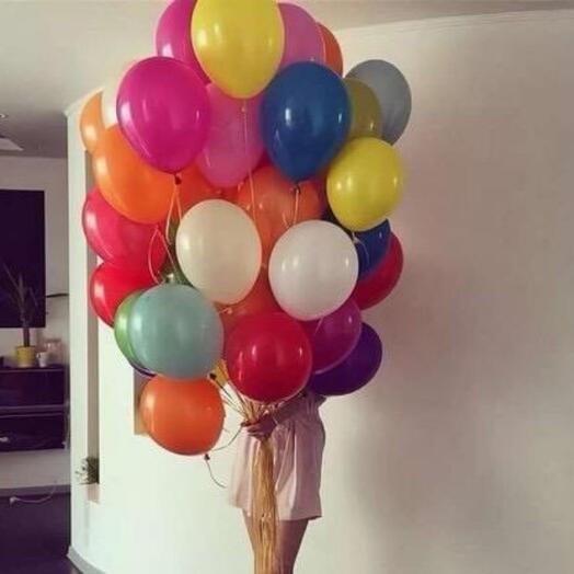 25 разноцветных шаров