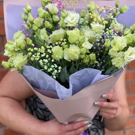 Ramo de 9 Lisianthus y gypsophila iridiscente
