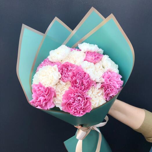 Bouquet of 19 pink and white carnations