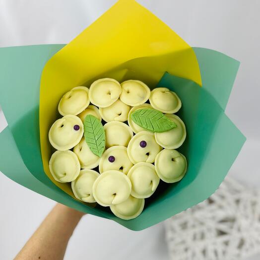 Bouquet of 19 chocolate dumplings with almonds