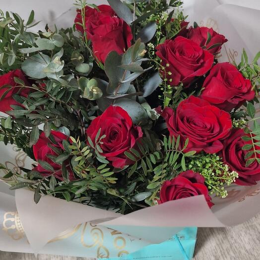 Twelve Red Roses