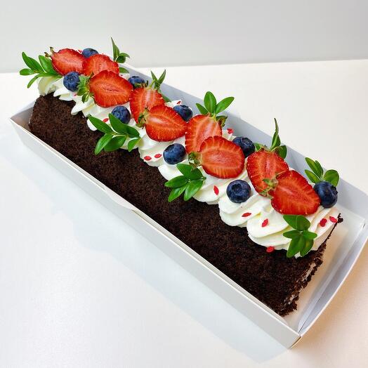 Бисквитный🍫 рулет с клубникой🍓