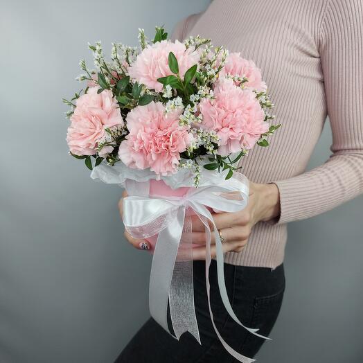 Flowers Lovers-bunny of roses fomiaran pink with a bow
