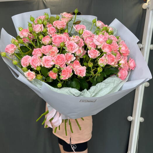 Букет из 19 кустовых Роз