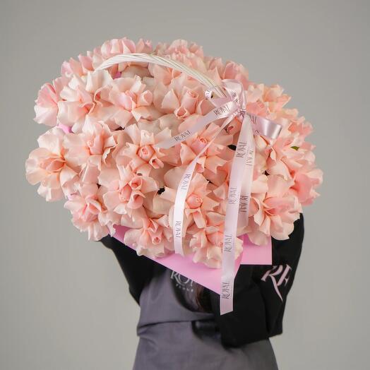 Корзина с цветами М