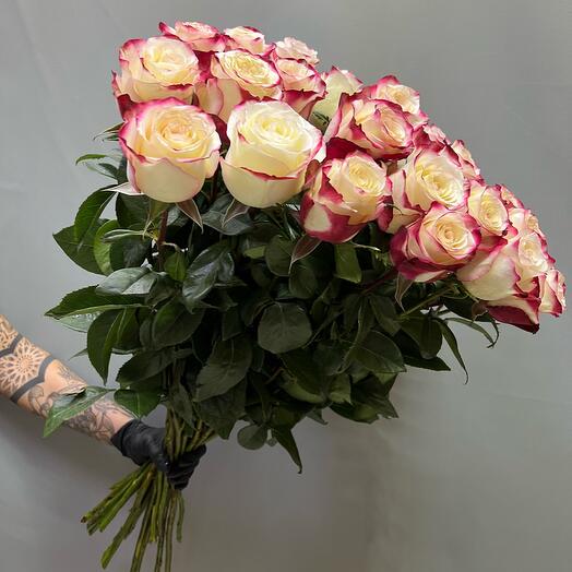 Букет из 25 роз Свитнесс