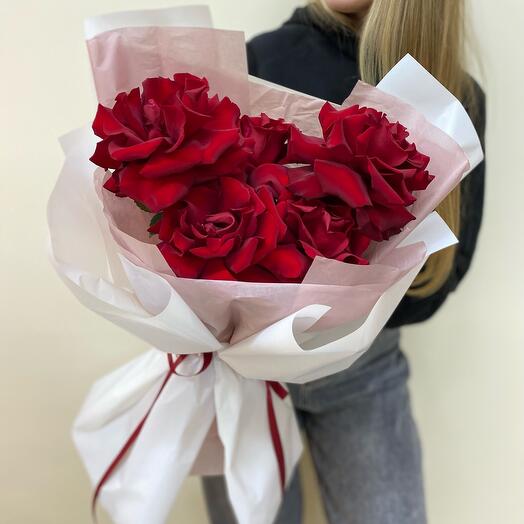 Красные французские розы