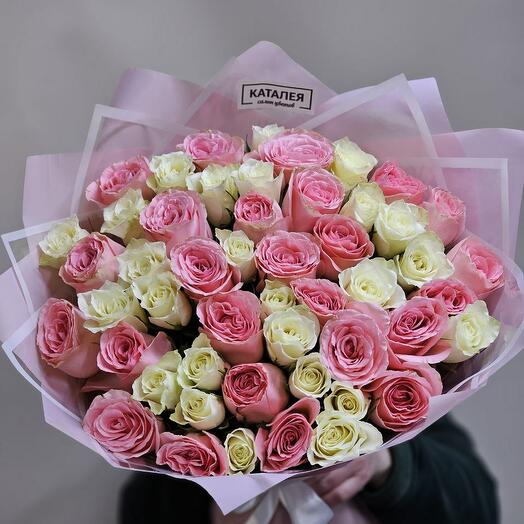 Delicado ramo de 51 rosas