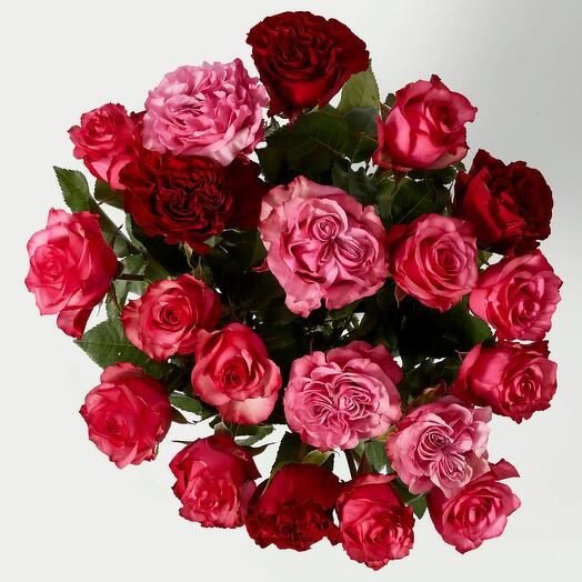 Ramo de San Valentin de rosas mixtas rosadas y rojas