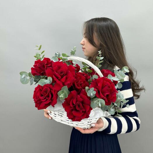 Роза в корзиночке