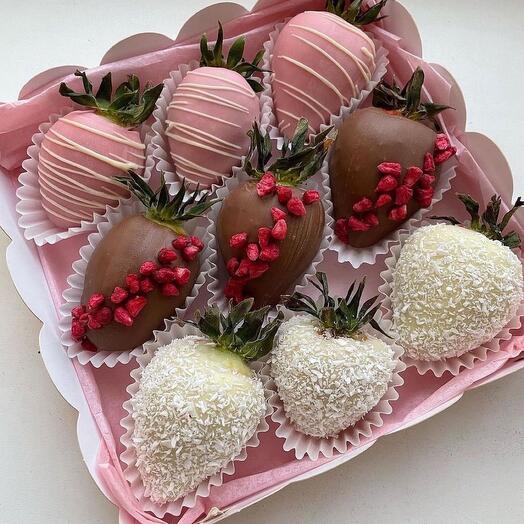 Клубника в шоколаде «Sweet Kiss»