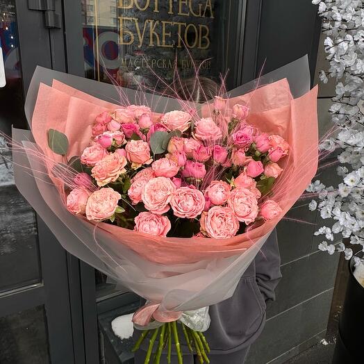 Букет из кустовых роз