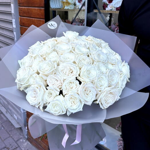 55 White Premium Roses