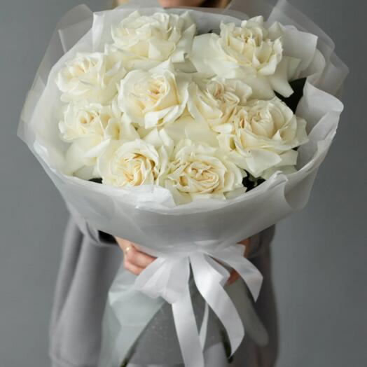 Bouquet of white Ecuadorian Mondial rose 9 pieces