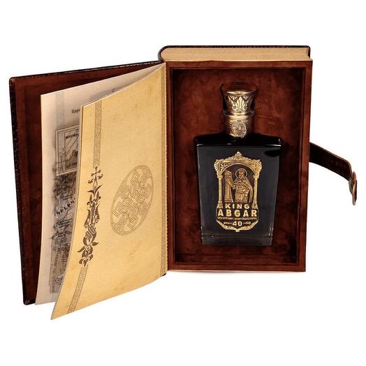 Коньяк Иджеван Царь Абгар 40 лет 0.7 л