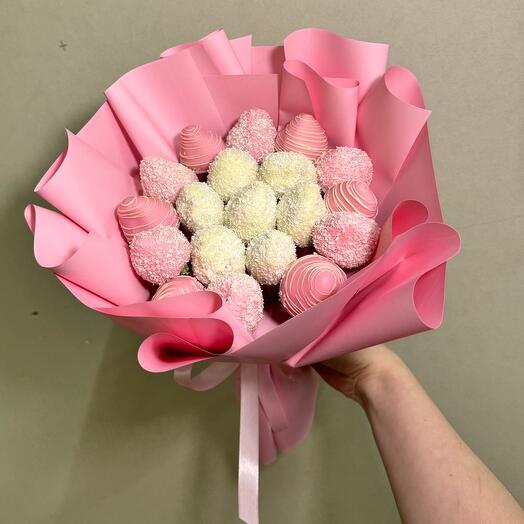 Strawberry bouquet "Adele"