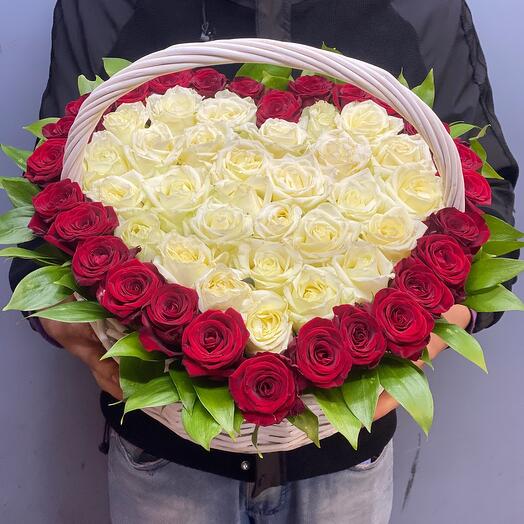 Сердечко  розы в корзине