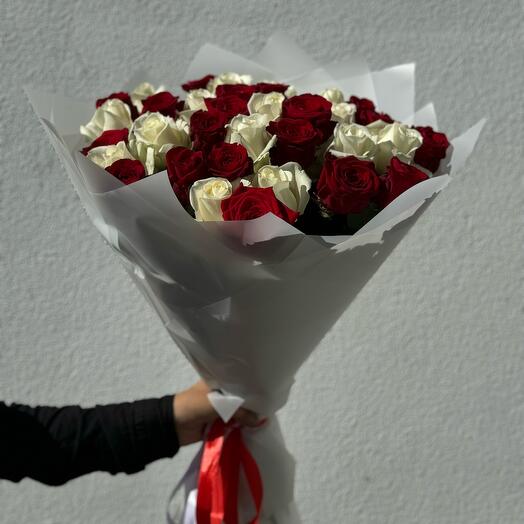 Букет из 35 роз цветных